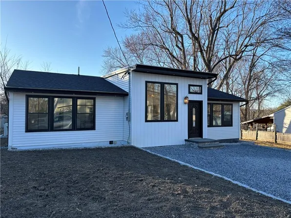 13 E Dogwood Drive, Poughkeepsie, NY 12601