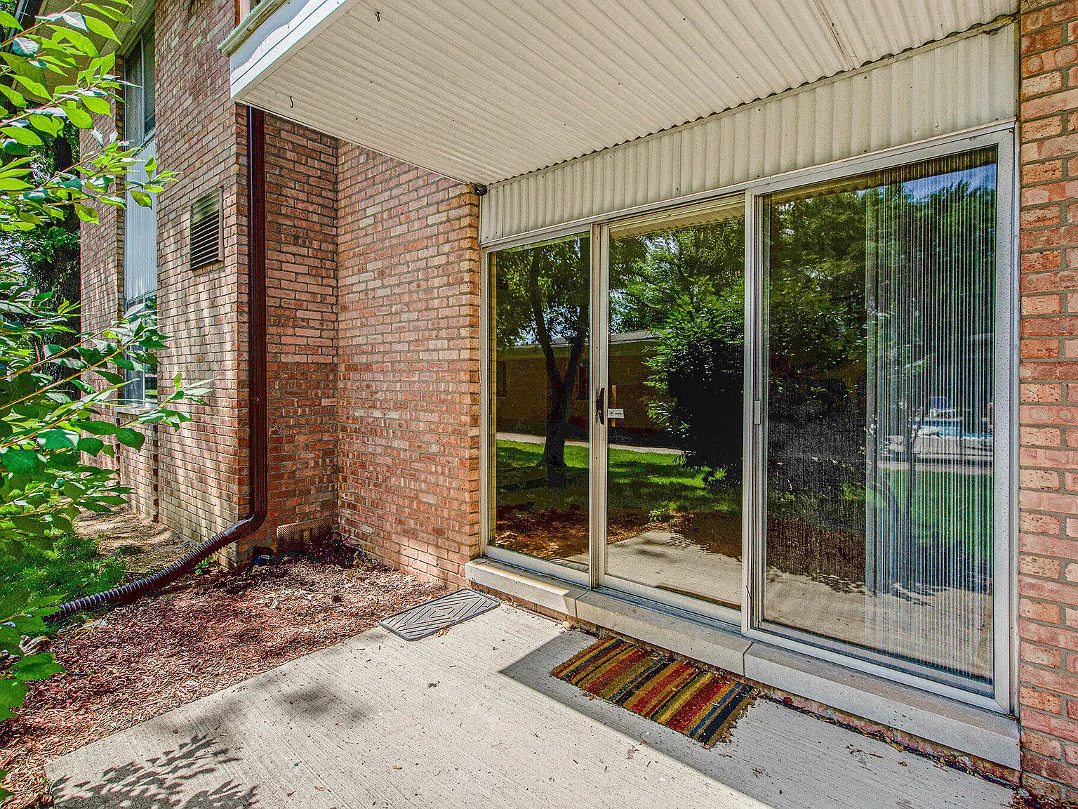 2 bed, 1.0 bath, 871 sqft, $1,850 — Photo 2