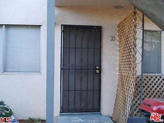 2nd image of 1052 N Loma Vista Dr