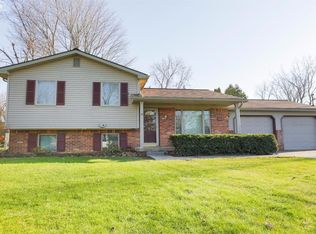 2289 Crane Rd, Fenton, MI 48430
