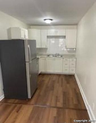 3rd image of 924 W Kings Hwy #2