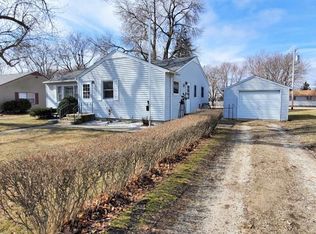 1009 Sunset Dr, Gowrie, IA 50543