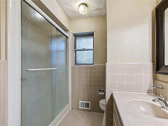 4th image of 1609 Janwood Dr