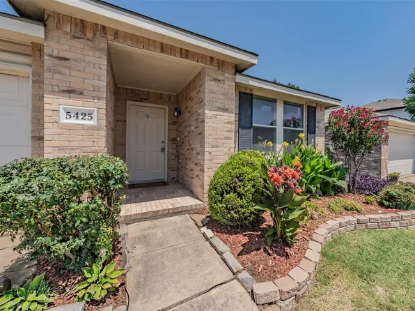 5425 Temecula Rd, Fort Worth, TX 76244