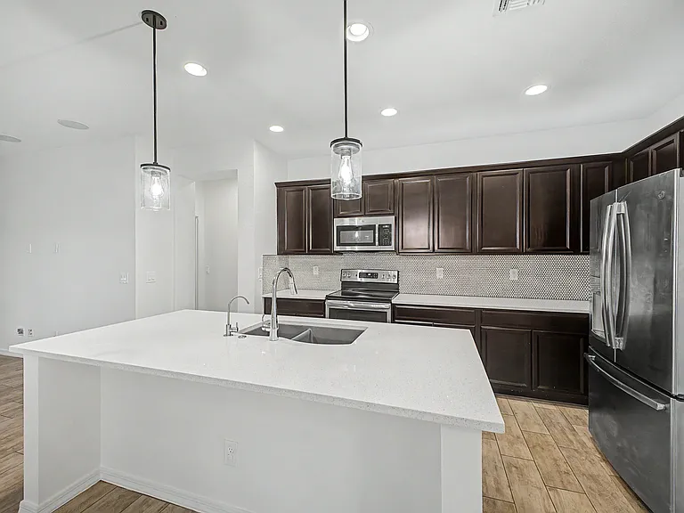 1360 W Joshua Tree Ave — Photo 18