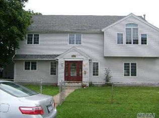 2499 Newbridge Rd, Bellmore, NY 11710