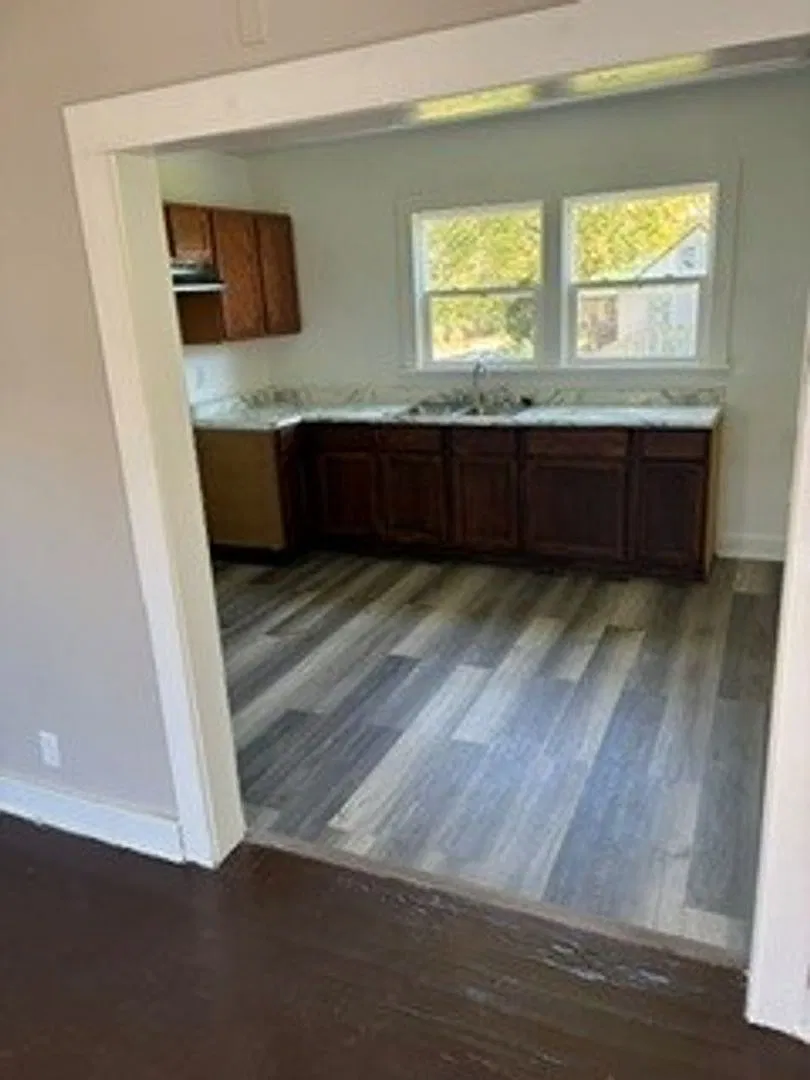 Nice Eastside 4 bedroom With Lots Of Room!! - 2918 Pittsburg — Photo 4