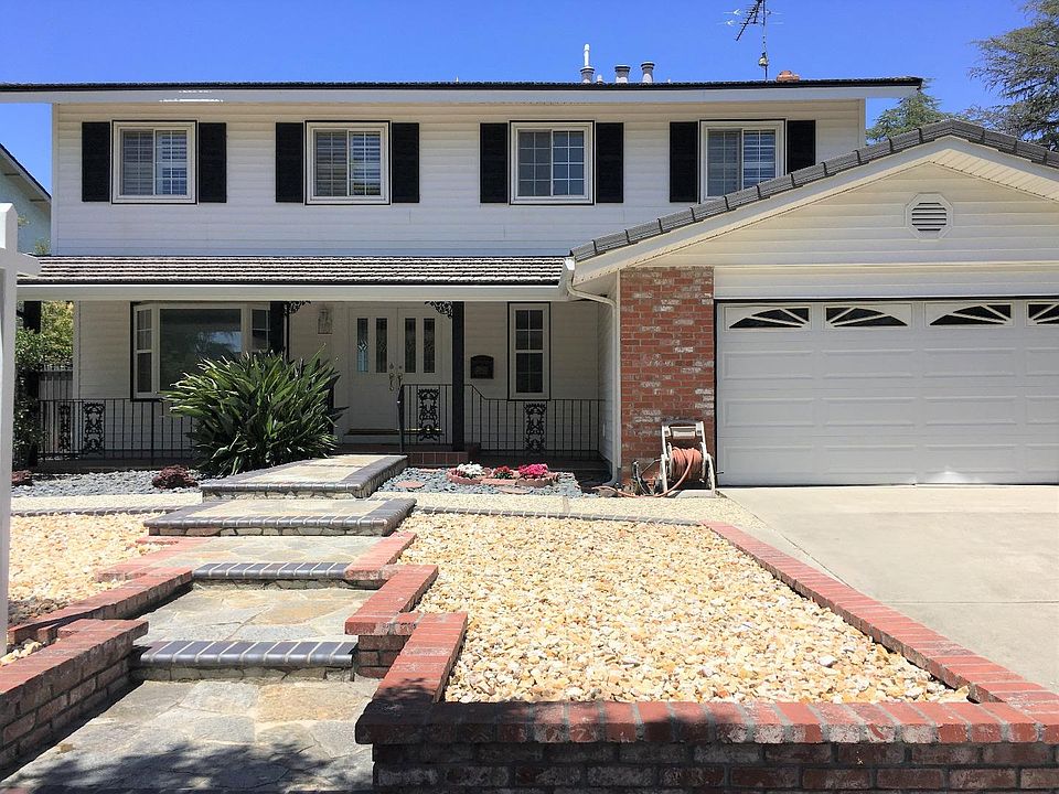 1st image of 2943 Cortina Dr