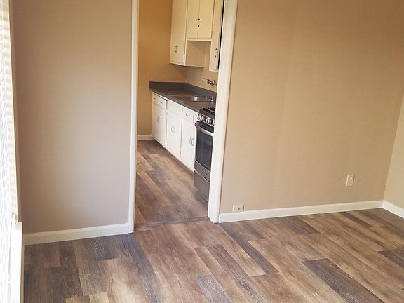 4th image of 223 N Ellsworth Ave