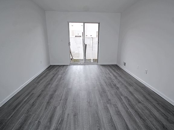 5th image of 190 Bay 41st St #2