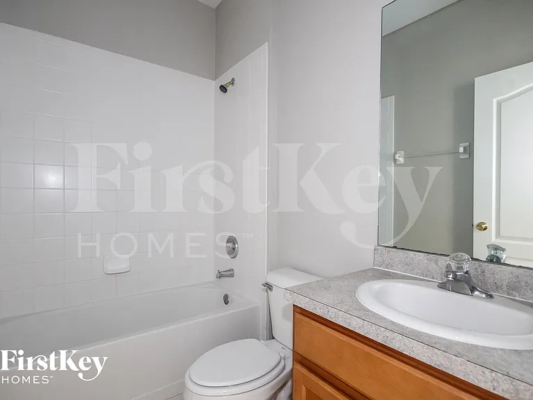 8719 Sandy Plains Dr — Photo 13