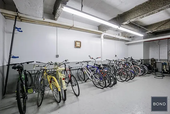 Rented by Bond New York | media 17