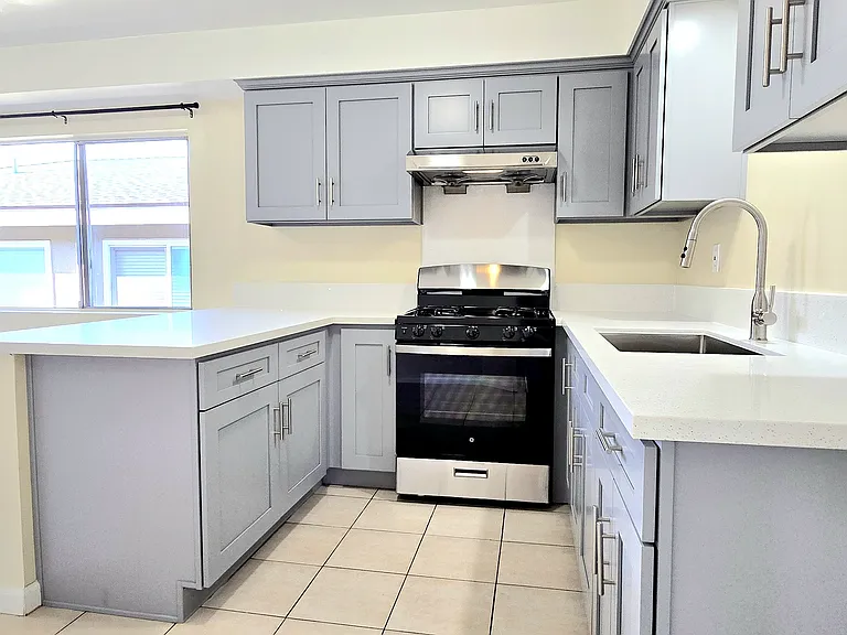 921 Edith Ave #I — Photo 2