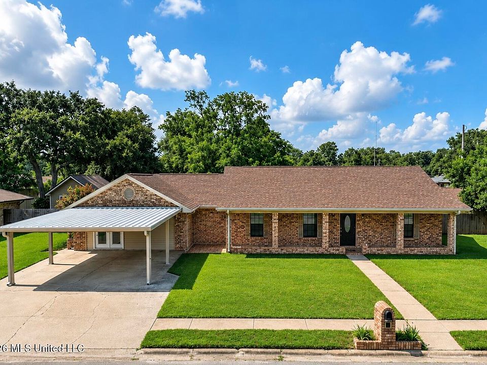 1st image of 20000 Merinda Ln