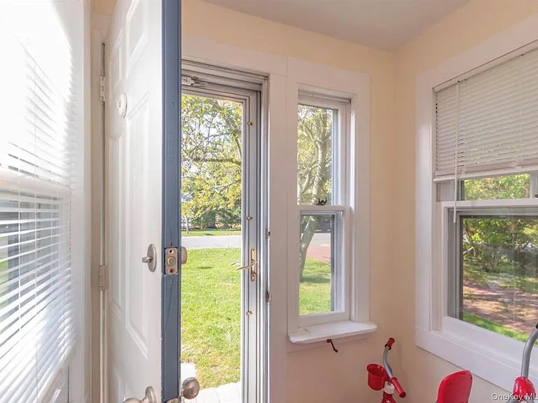 1385 Old Shipyard Ln — Photo 6