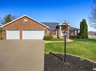 1201 Linden St, Morton, IL 61550