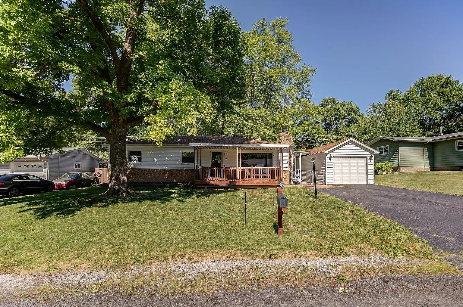 9 Jupiter Dr photo 1