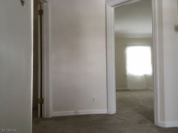 5th image of 561 Kingsland Ave