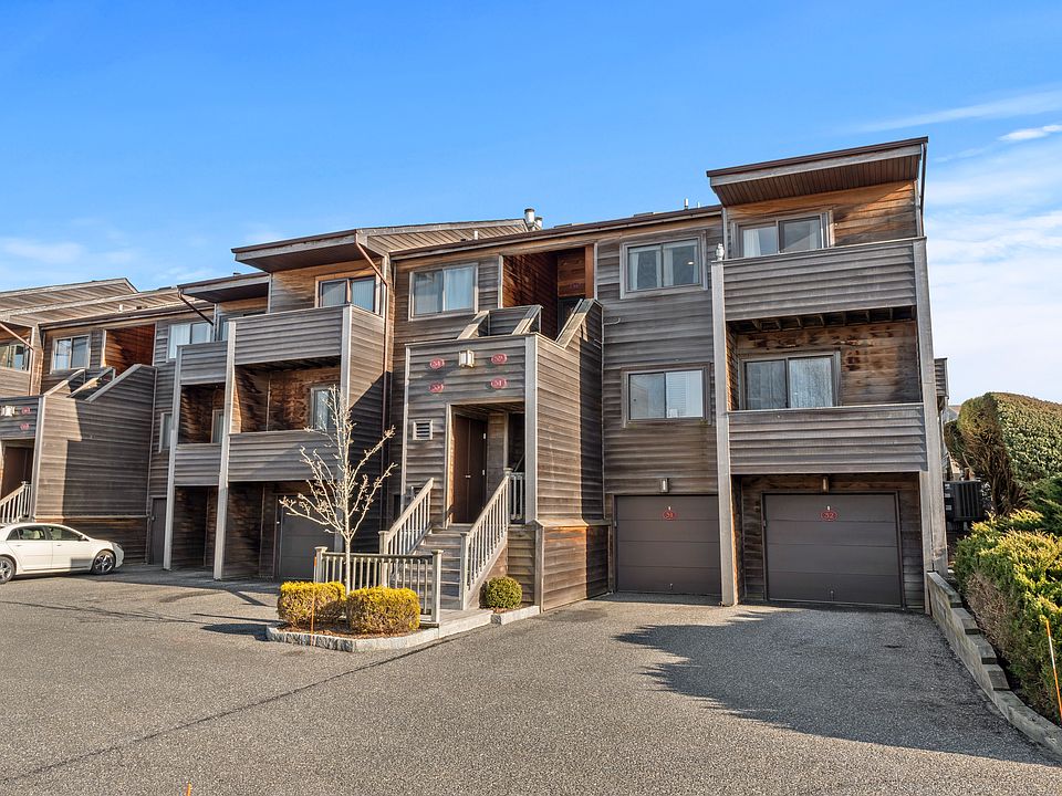 59 Watchogue Ave East Moriches NY Zillow