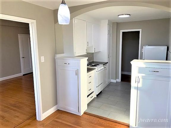 5th image of 300 16th Ave #603