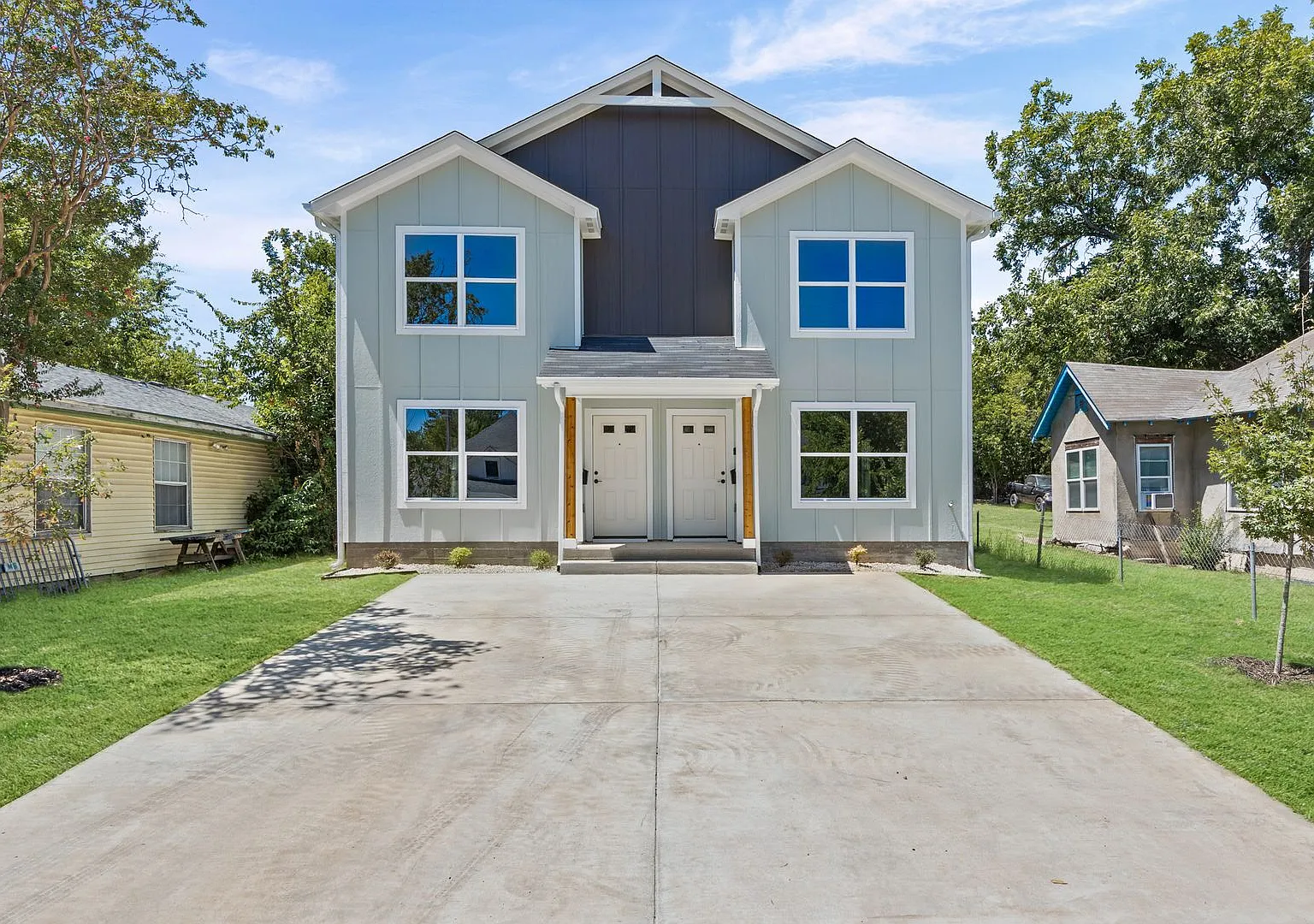 1919 Burnett Ave — Photo 1