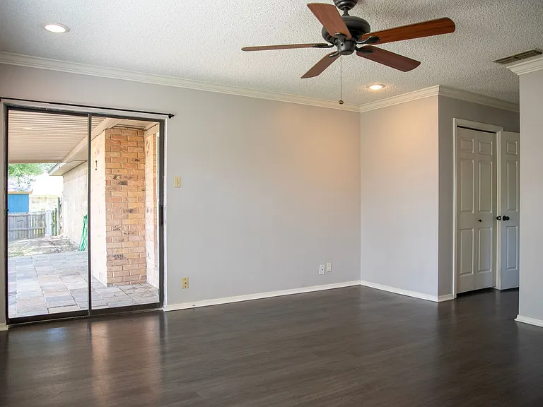 9319 Kelly Green St — Photo 12