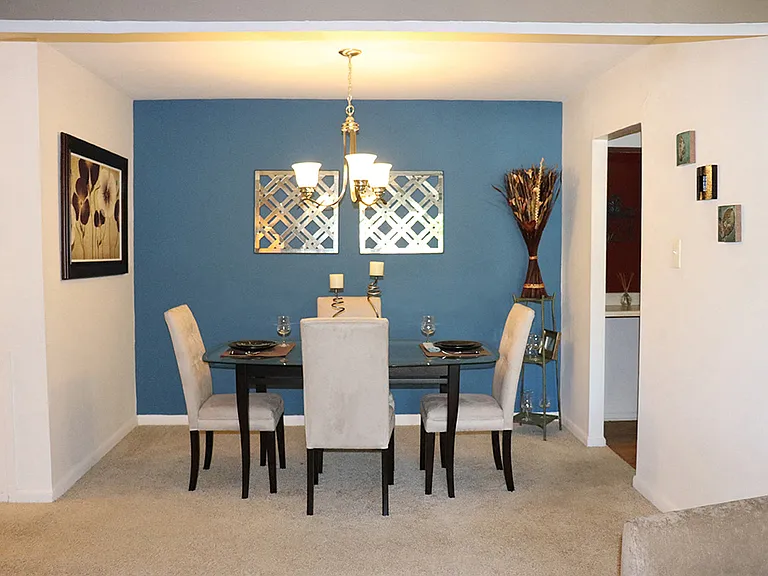 Wynnewood Park Apartments — Photo 16