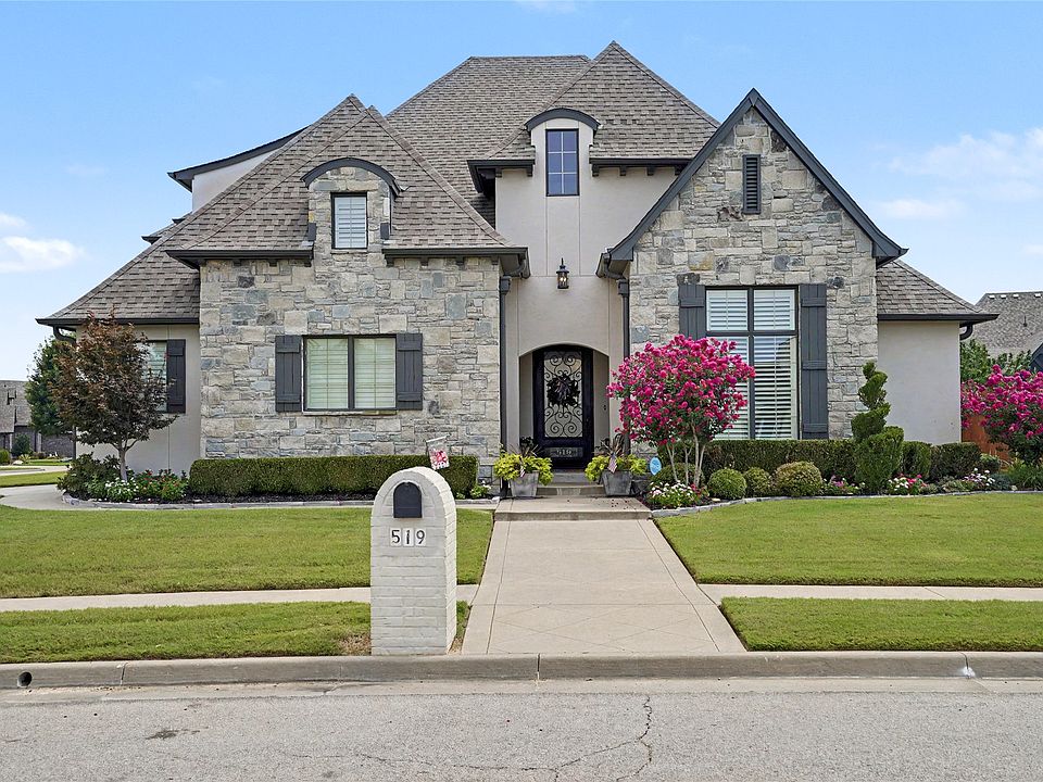 1st image of 519 N 84th Pl