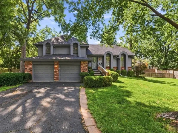 10314 W 48th St, Shawnee, KS 66203