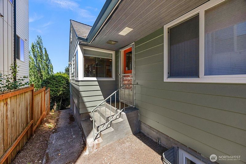 3rd image of 5508 31st Avenue NE