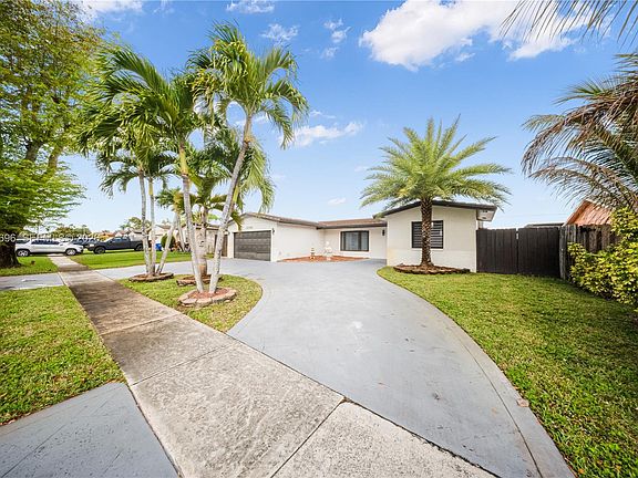 4th image of 9349 NW 24th Pl