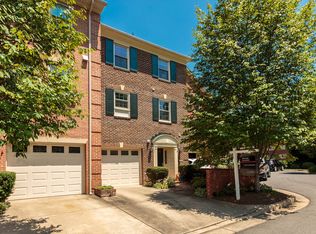 202 Governors Ct, Falls Church, VA 22046