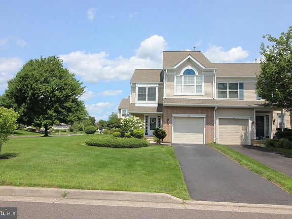 2nd image of 36 Honey Locust Ln
