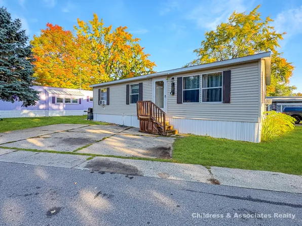 323 Scabbard St SW, Grand Rapids, MI 49548