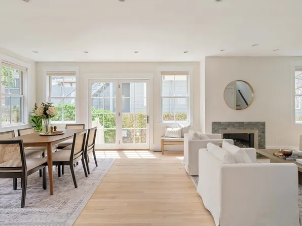 2-2A Pleasant Pl, Cambridge, MA 02139