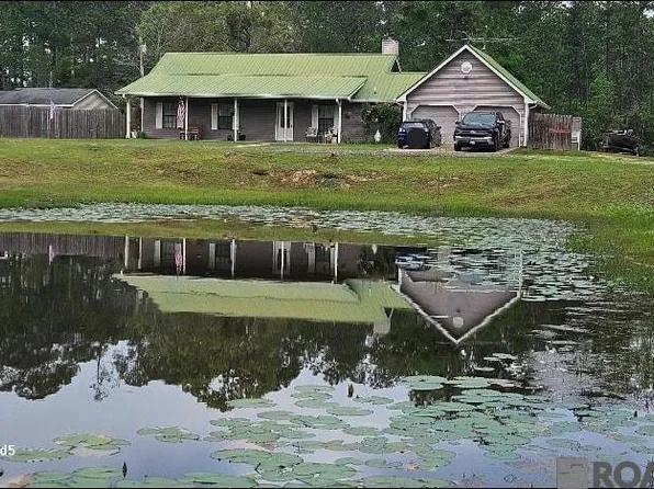 8392 Ellis Rd, Pass Christian, MS 39571
