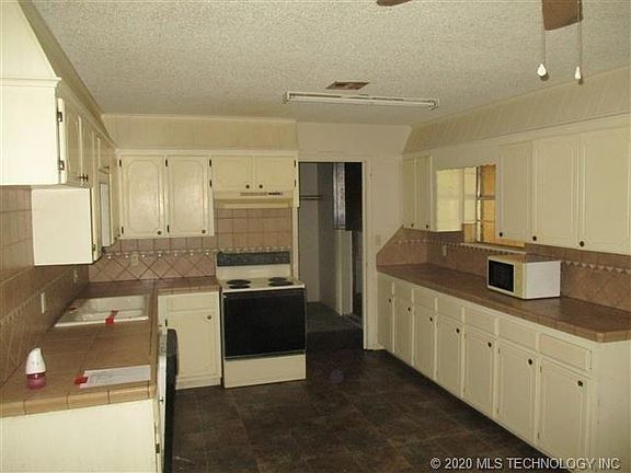 3rd image of 310 Highland Ave