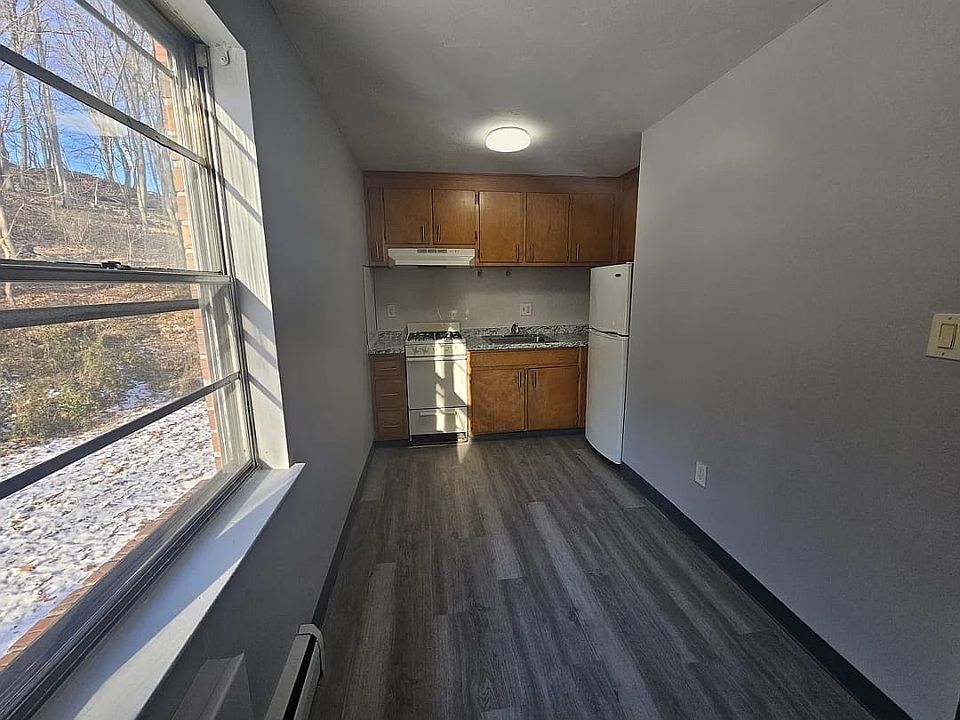 1st image of 1222 Stanley St APT 103