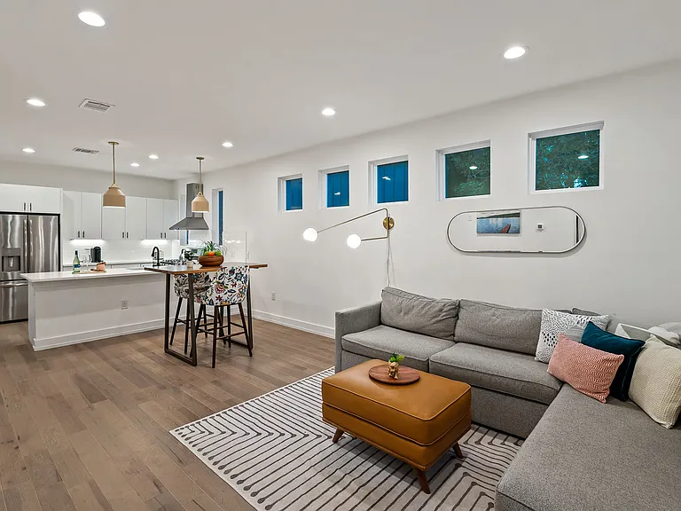 2606 Oaklawn Ave #2 — Photo 9