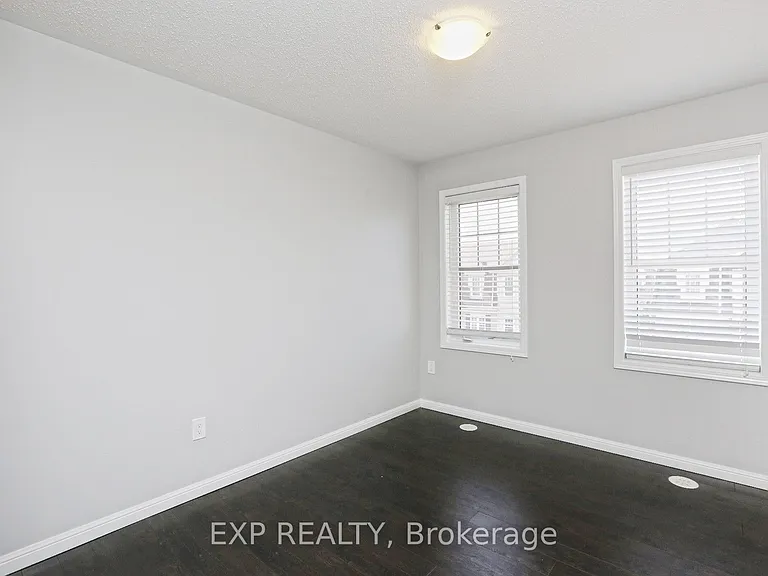 11 Crossbill Rd — Photo 32
