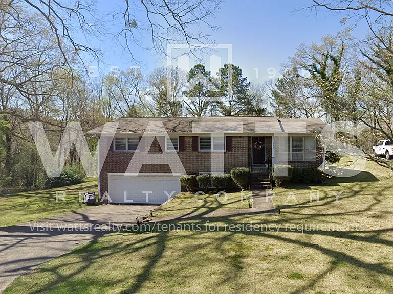 1624 Magnolia St — Photo 1