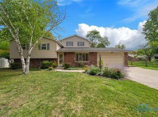 504 N Wintergarden Rd, Bowling Green, OH 43402