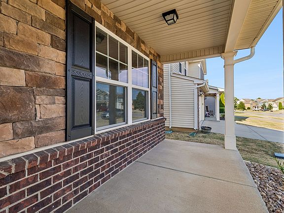 3rd image of 152 Slaters Dr