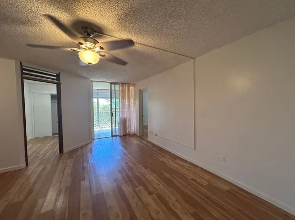 1260 Richard Ln APT 209, Honolulu, HI 96819