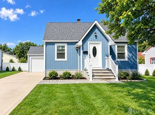 49 E Buckingham Ave, Mount Ephraim, NJ 08059