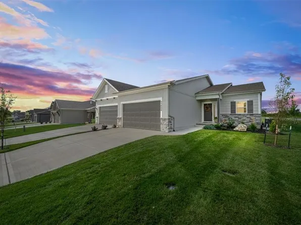 25008 W 94th Ter, Lenexa, KS 66227