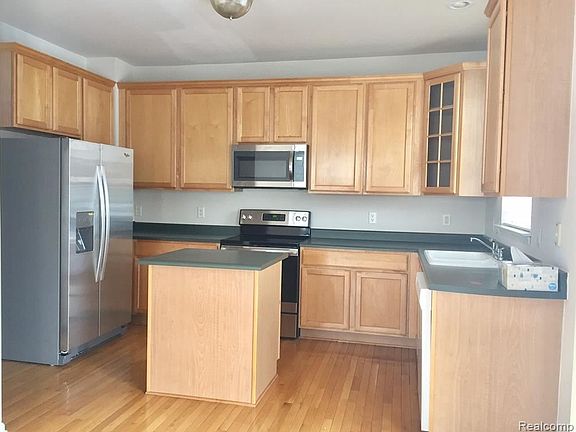 5th image of 29275 Weston Dr #1
