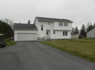 1050 Lake Rd, Youngstown, NY 14174