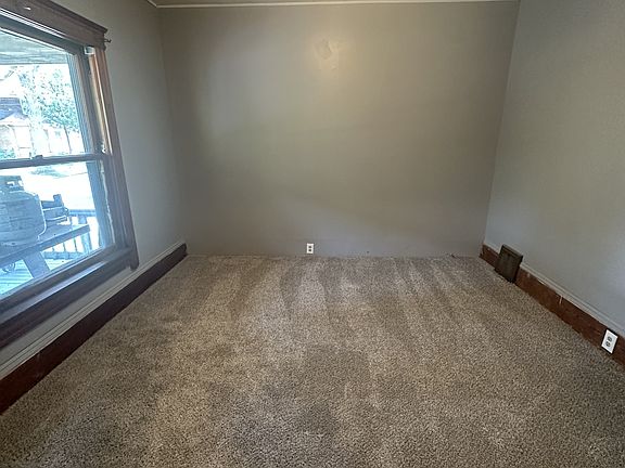 3rd image of 4014 Woodbridge Ave