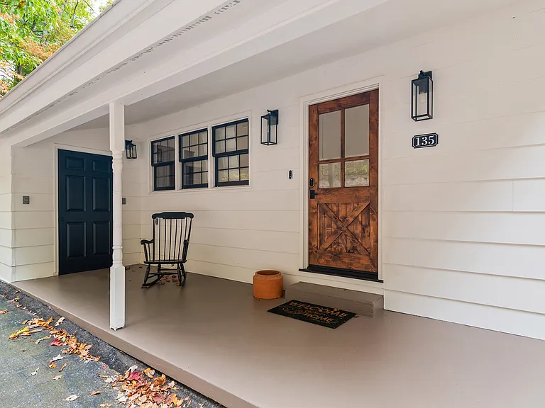 135 Layfield Dr — Photo 27